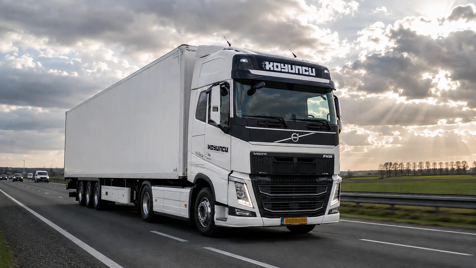 Witte Koyuncu Transport vrachtwagen op de Nederlandse snelweg